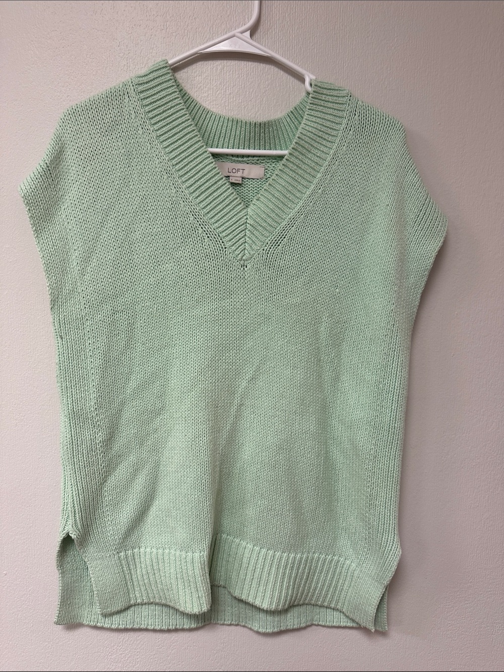 LOFT Mint Green V-Neck Sleeveless Knit Vest